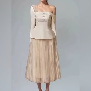 NEW $355 Breakfast at Tiffany’s Two Piece Elegant Set